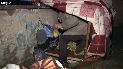 Tabut kadar barakada yaşayan Iraklıya vali sahip çıktı