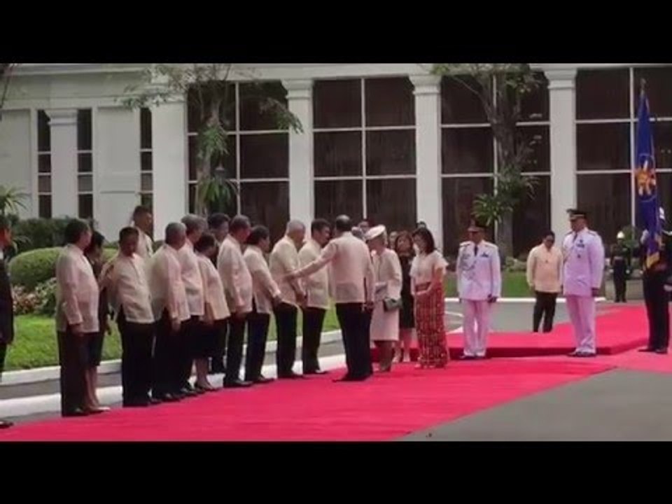 Aquino welcomes emperor, empress of Japan in Malacañang