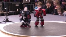 Na Espanha, exposição tem competição de luta entre robôs!