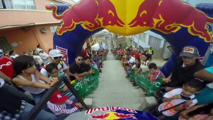 Une incroyable course de descente urbaine en Colombie