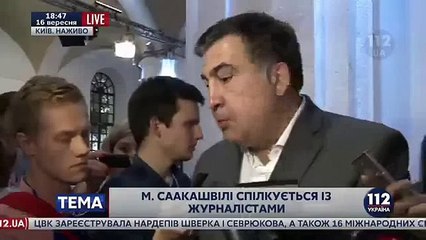 В прямом эфире. Саакашвили при разговоре с журналистами услышали песню Путина