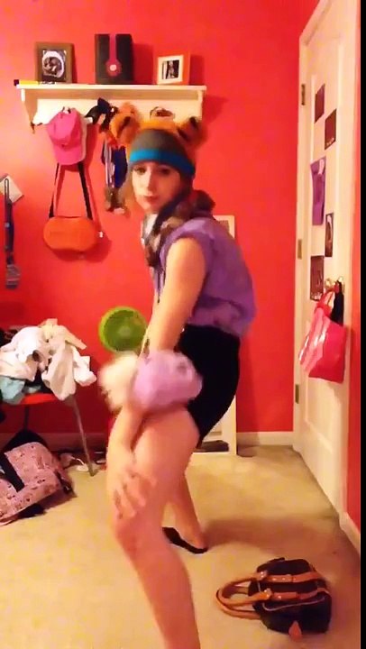 Girl Dancing in Bedroom Takes Out Shelf l Dancing Fail