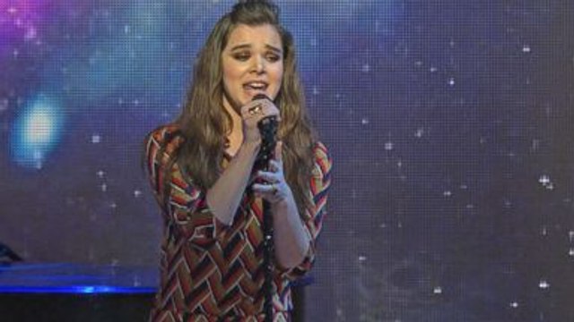 Hailee Steinfeld & DNCE Perform “Rock Bottom” Remix On “GMA”