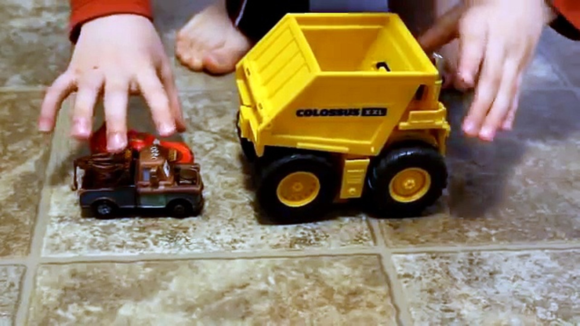 graven Uitvoerder fusie Cars Colossus XXL Tipping Dump Truck Eats Mater & Lightening McQueen! -  video Dailymotion
