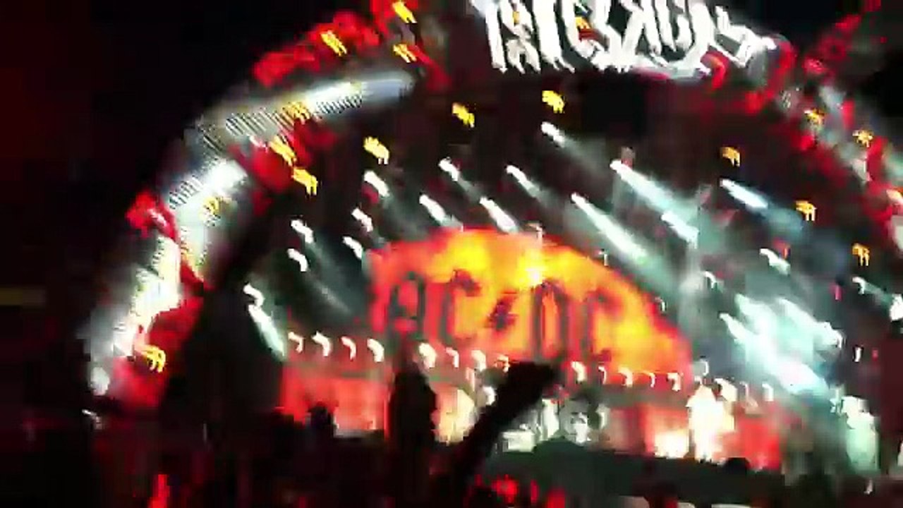 AC/DC BARCELONA T.N.T (Latest Sport)