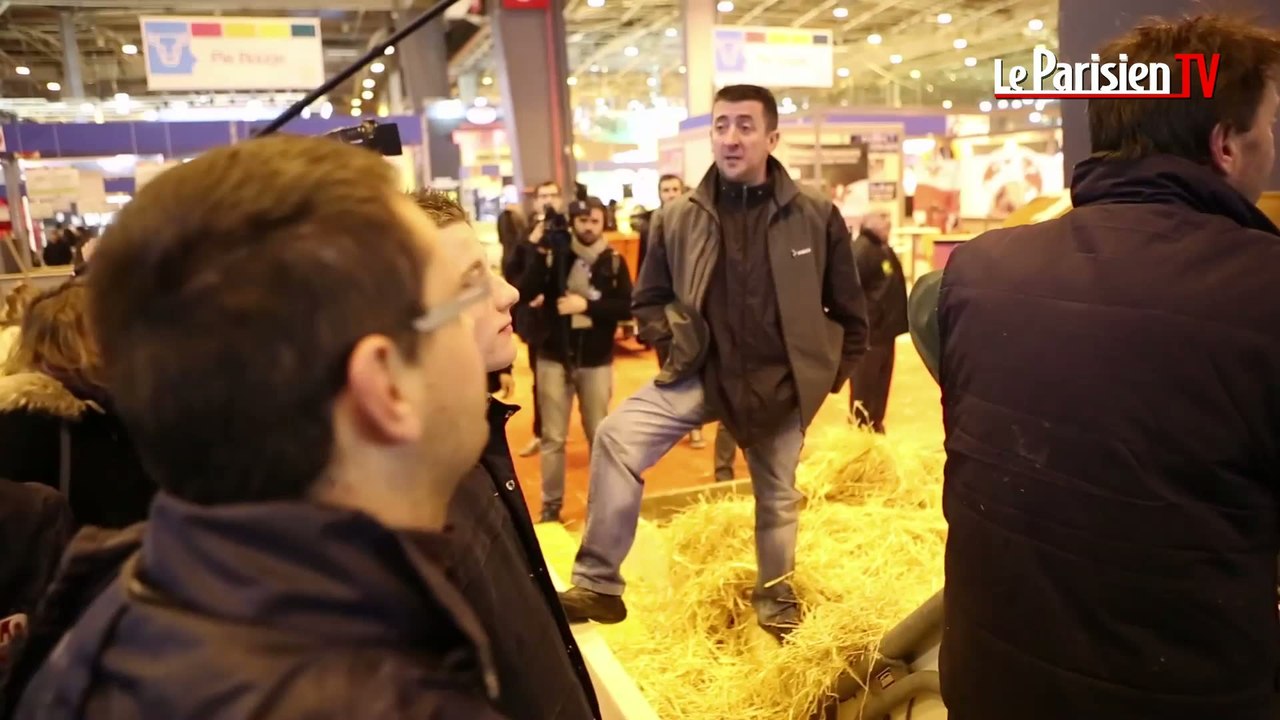 Stéphane Le Foll à nouveau chahuté par les éleveurs