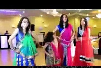 Desi Girls Dancing In Wedding - Mehandi