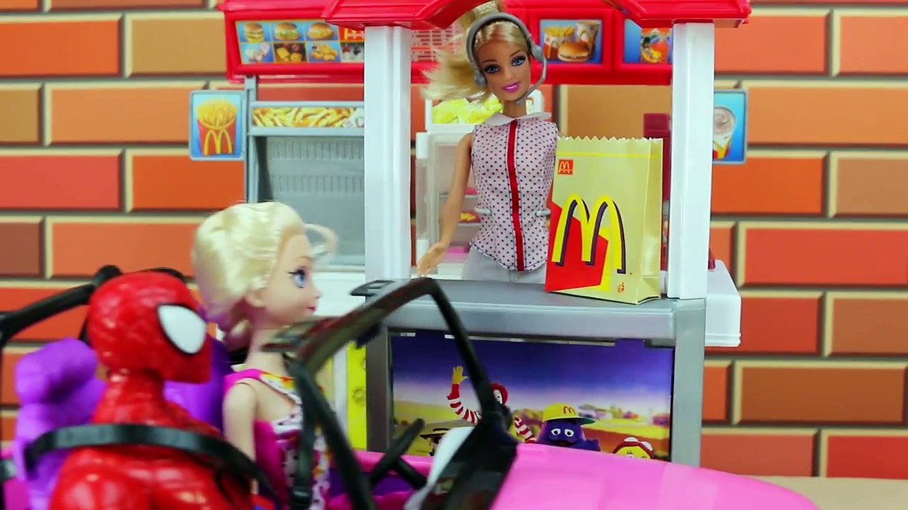 Should Frozen Elsa Marry Spiderman after They Date? DisneyToysFan