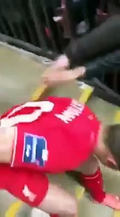 Coutinho krenuo po medalju, pa pao na stepenicama