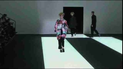 Las mujeres bohemias de Armani y las guerreras de Dsquared2 clausuran Milán