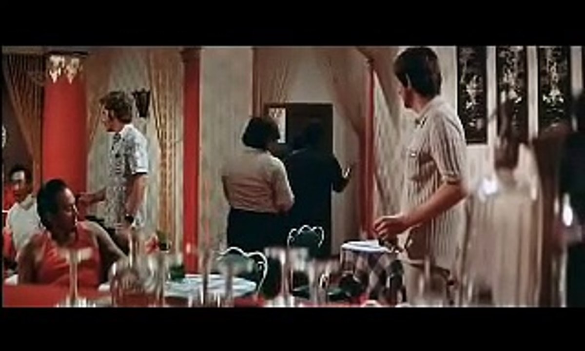 Bruce Lee - Nunchaku Bone Breaking Fight - Way of the Dragon