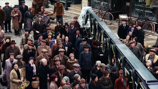 FANTASTIC BEASTS AND WHERE TO FIND THEM - BTS Featurette 2016 Harry Potter Movie HD