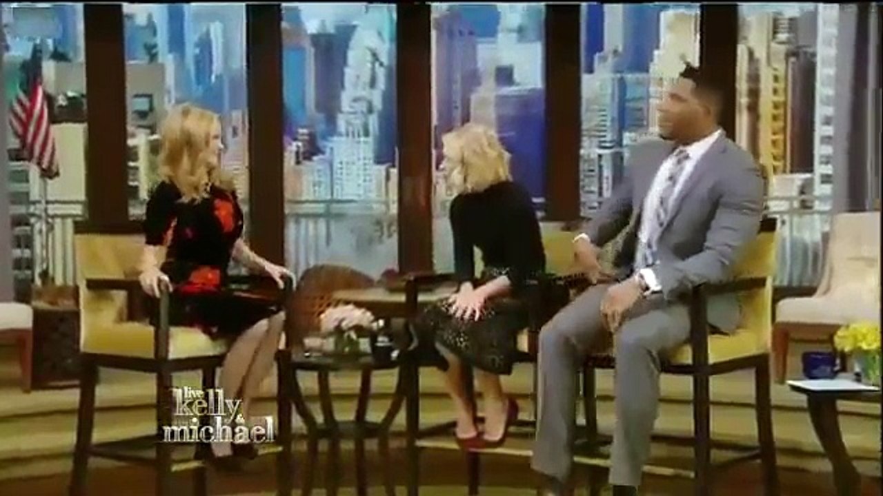 JENNIFER JASON LEIGH interview ! Live With Kelly and Michael 5 Jan 2016