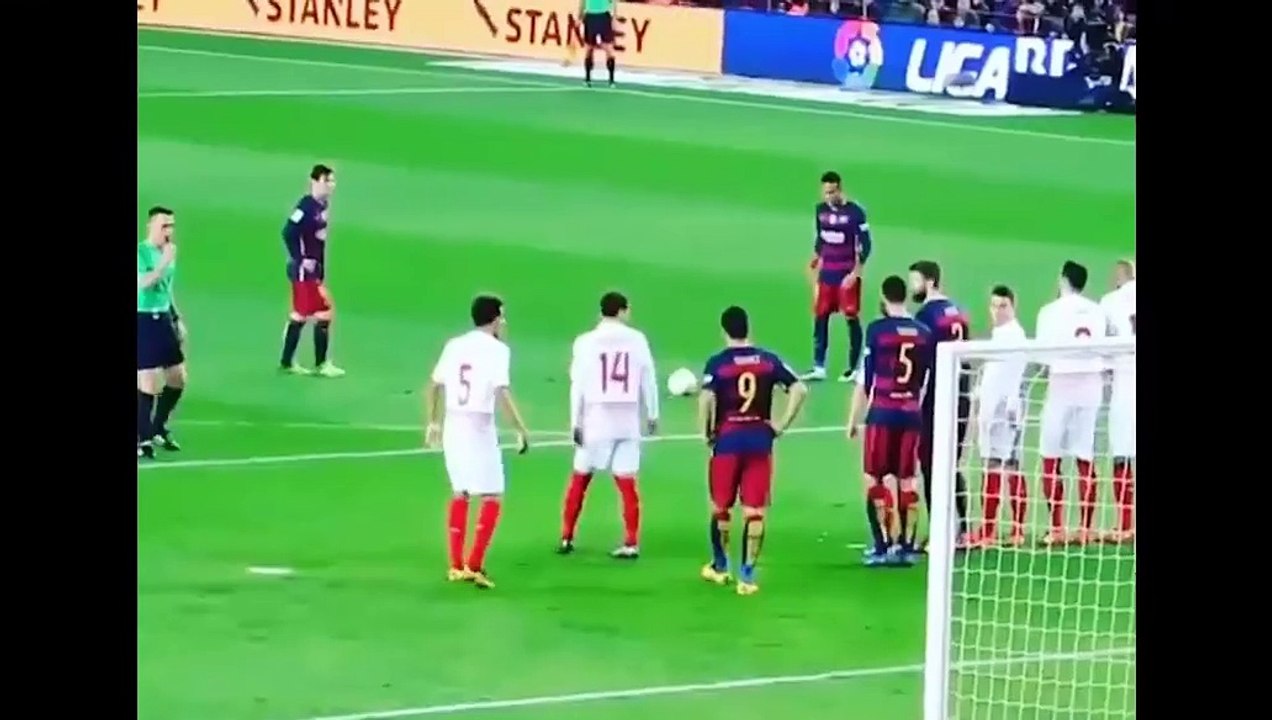 Le coup franc de Messi vu des tribunes