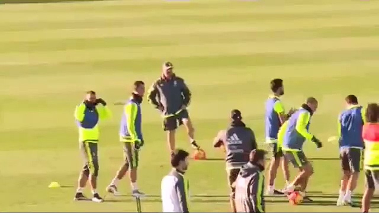 Cristiano Ronaldo se burla de James, CR7 destroyed James