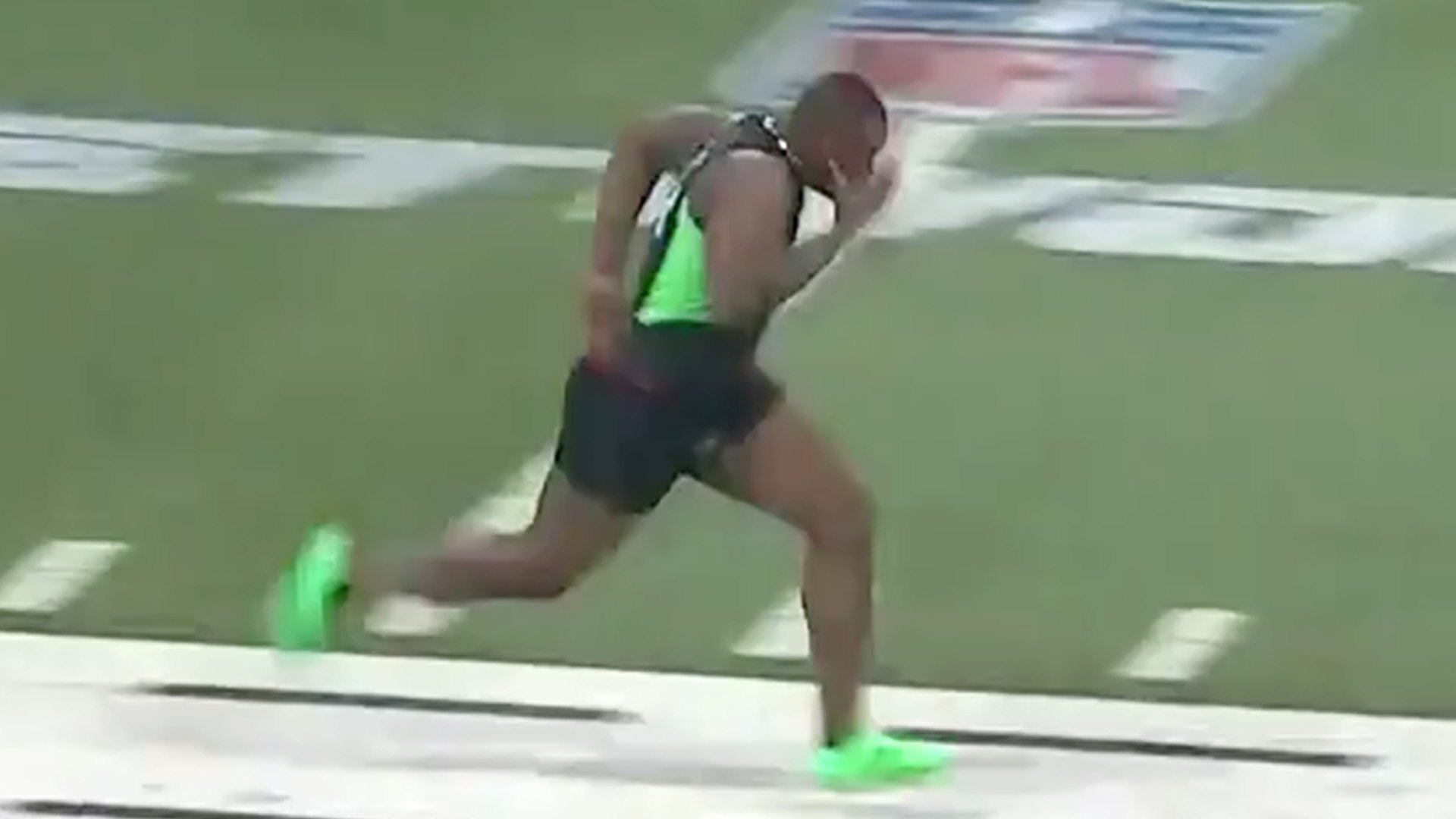 Defensive Linemans Penis Falls Out Of Shorts During Nfl Combine 40 Yard Dash