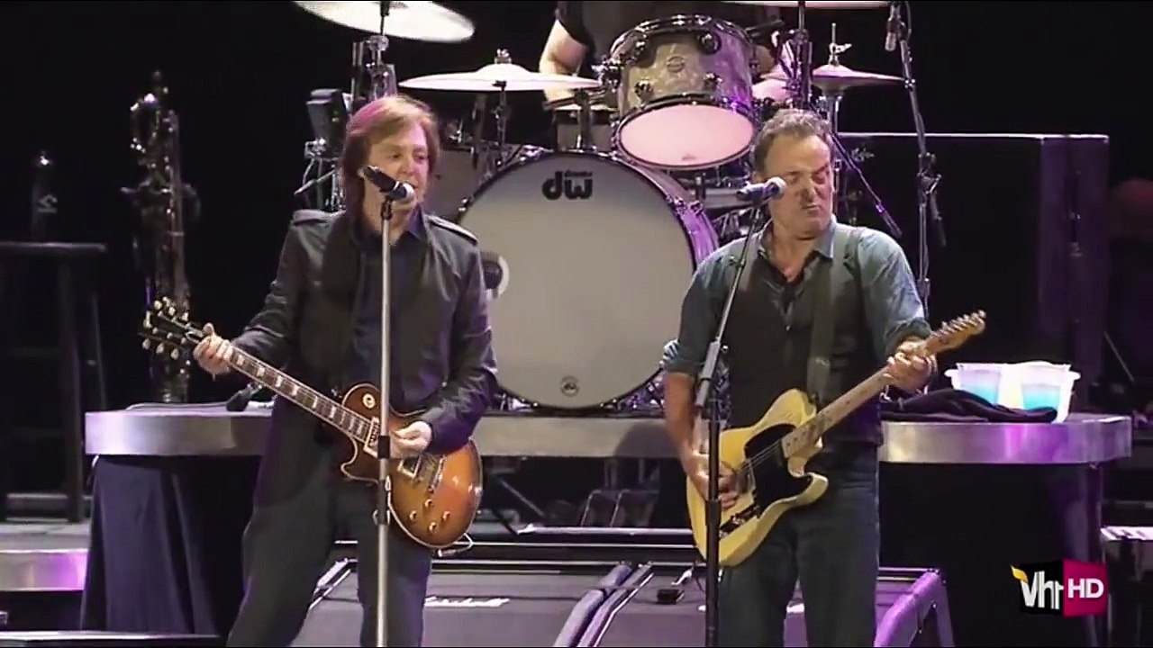 Paul McCartney & Bruce Springsteen - I Saw Her Standing There & Twist And Shout