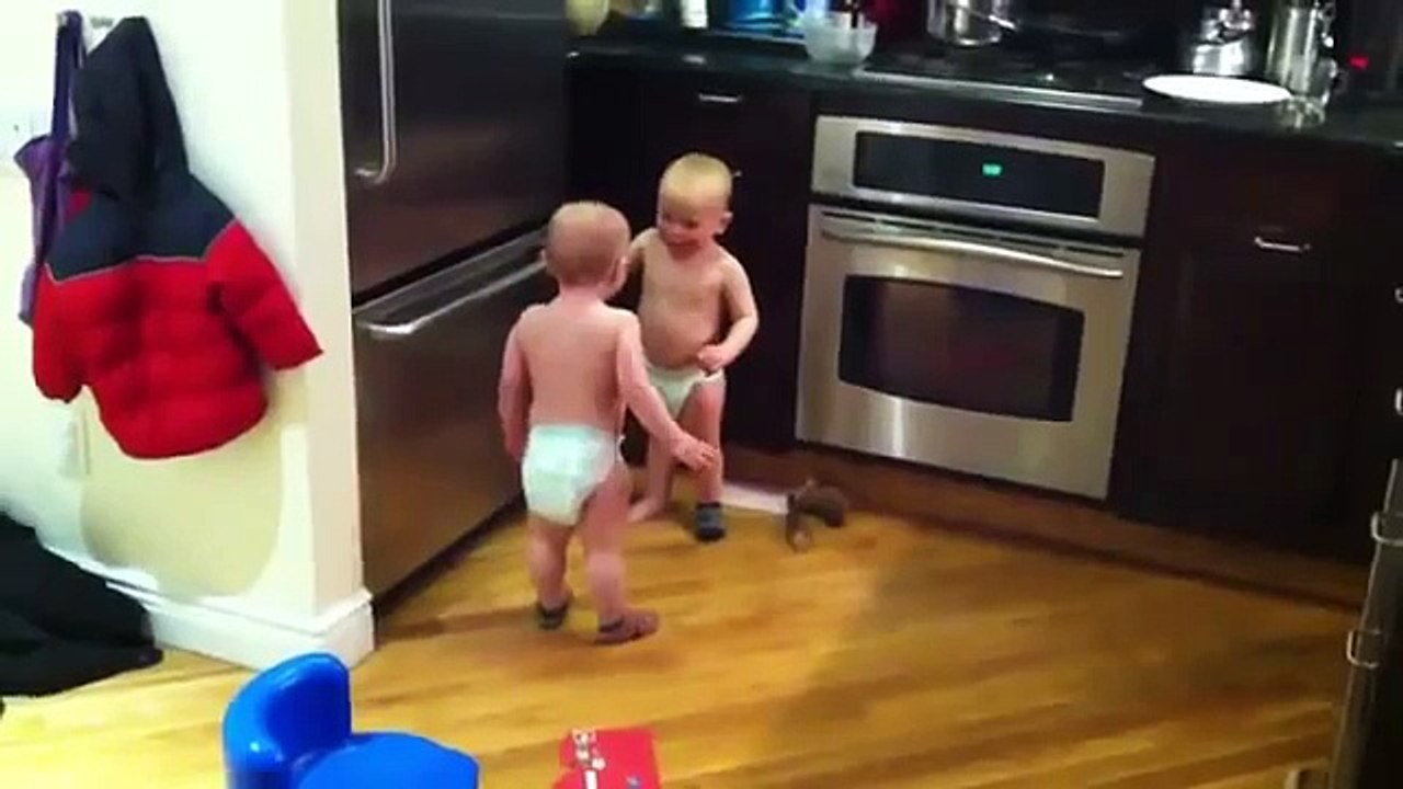 ضحك اطفال هههههههه