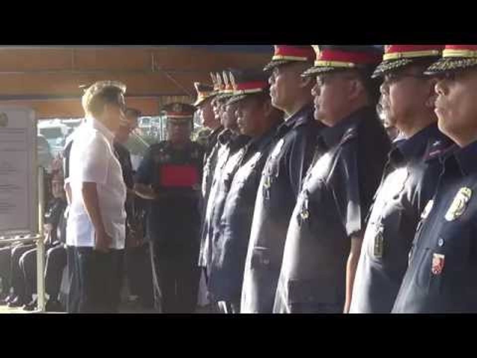 PNP mourns 30 slain cops in Mindanao; papal guards honored