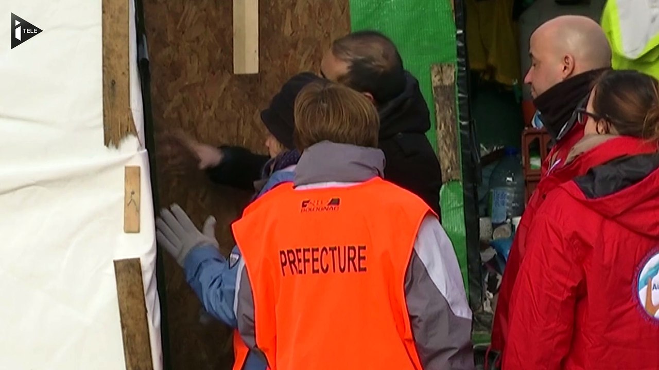 A Calais, un premier jour de démantèlement sous tension
