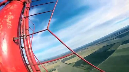 475 metrelik radyo kulesine tırmanan çılgın adam