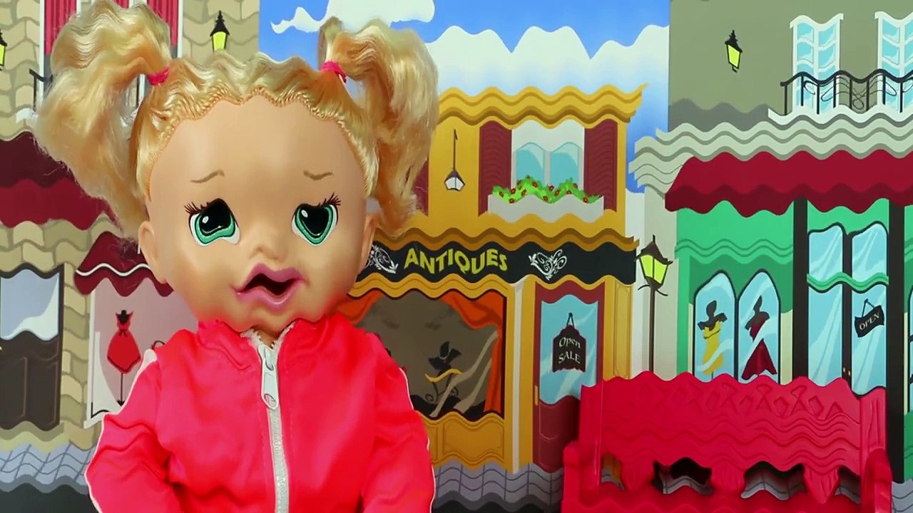 Baby Alive Evil Queen Tries to Poison Snow White. DisneyToysFan.