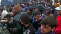 Migrants use 'battering ram' on Greece-Macedonia border fence - Macedonia Police Fire Tear Gas