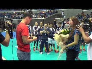 Bulldogs' Lopez makes surprise wedding proposal