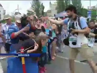 В Николаеве гонщик сделал предложение любимой на под...