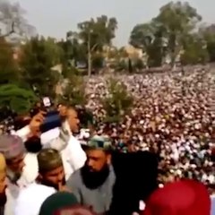 Mumtaz Qadri Namaz e Janaza - Ashiqo ka Hajoom