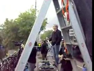 Spencer Tunick à Amsterdam - Femmes à vélo (1/5)