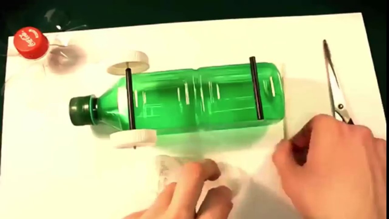 ---Mobil Mainan - Cara Membuat Mobil Remote Mainan dari Botol Plastik Bekas