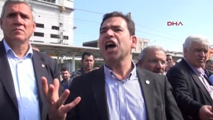 Bursa Yol Kapatan Oyak Renault İşçilerine Polis Müdahale Etti