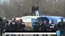 Jungle de Calais : le démantèlement de la zone sud se poursuit dans un climat de tension