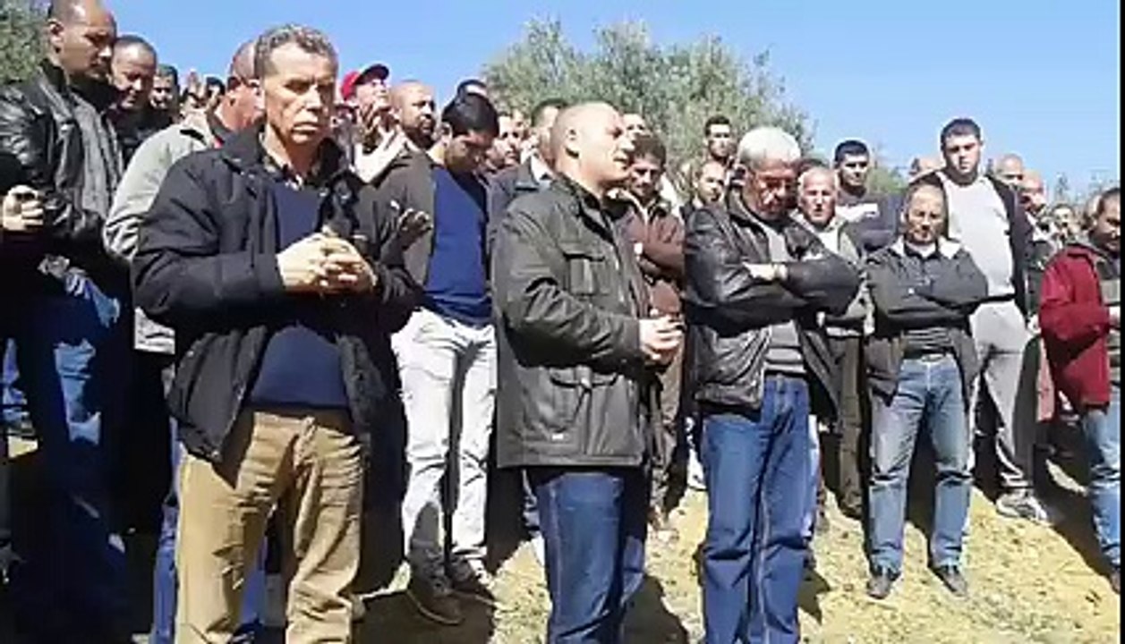 Enterrement d'un chrétien en Kabylie 2016Wali-t amek id tili temḍelt n imasiḥiyen di Tmurt n Leqbayel.