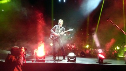 Muse Paris 2016 - Plug In Baby