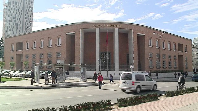Kreditë e këqija bien në 17.66 përqind - Top Channel Albania - News - Lajme
