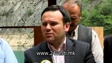 UNKOVSKA ALBANSKO ZNAME VO SARAJ 01 03