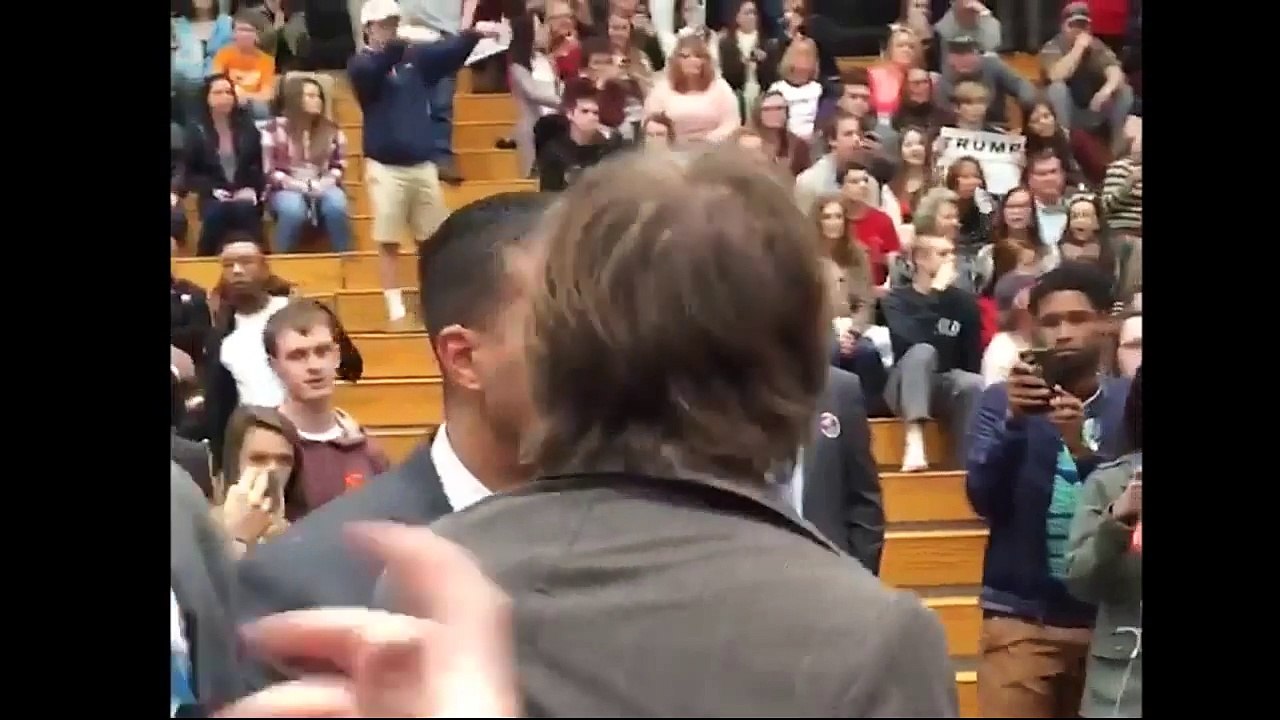 Un photographe agressé par un agent de sécurité de Trump lors d'un meeting