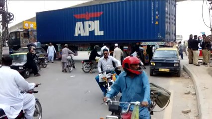 حشود في باكستان لتشييع اسلامي اعدم شنقا