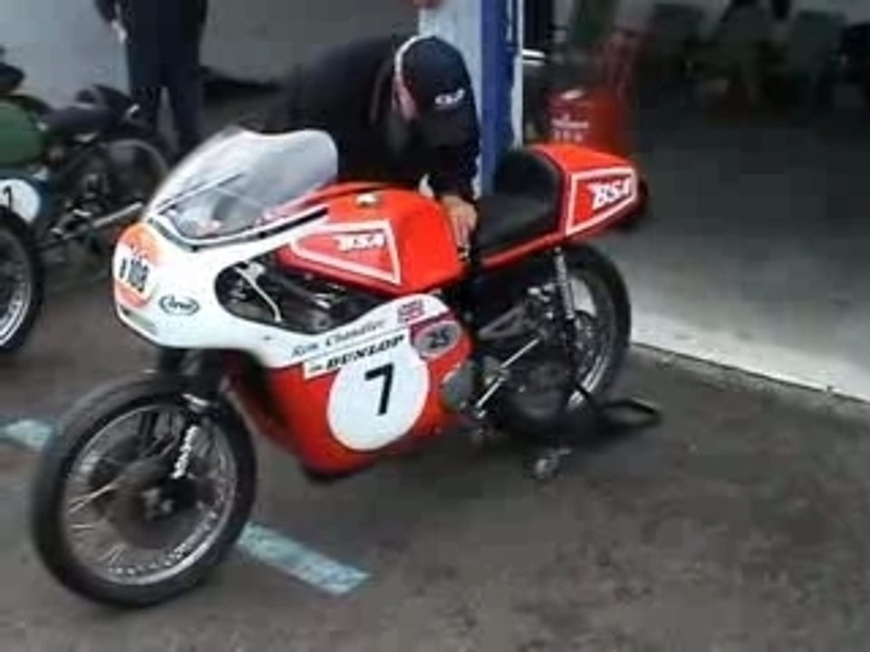 Bruit d'une BSA de compètition