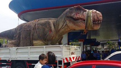 Giant T-Rex Arrives in Thailand