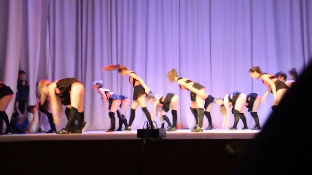 Пчёлки и Винни пух.Оренбург. Школьный детский театр