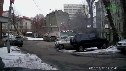 ЛУЧШИЕ ПРИКОЛЫ И НЕУДАЧИ - THE BEST PRANKS AND FAILURES[17]