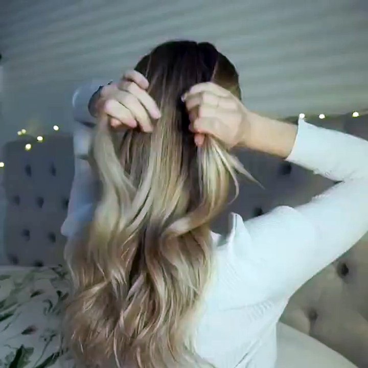 A new and beautiful way to do a ponytail