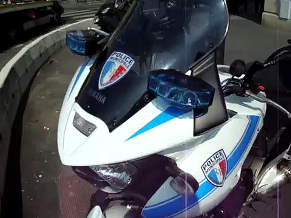 MaxiAvenue.com Equipement Police Municipale Yamaha 900 TDM