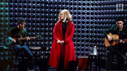 Adele Starts Concert with Fan's Marriage Proposal