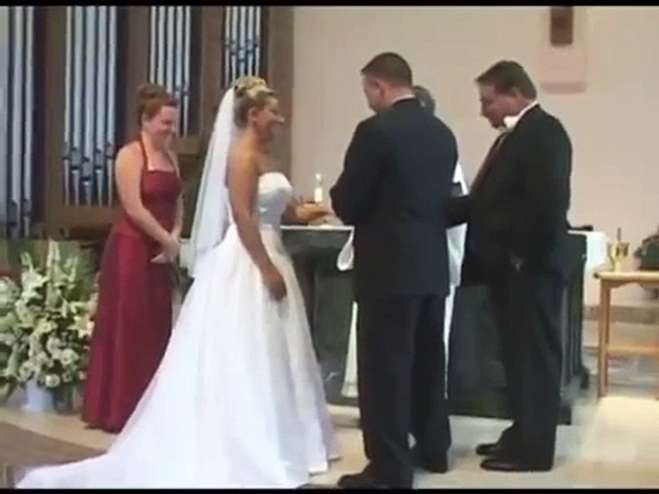 Newsbeast.gr Γάμος για γέλια