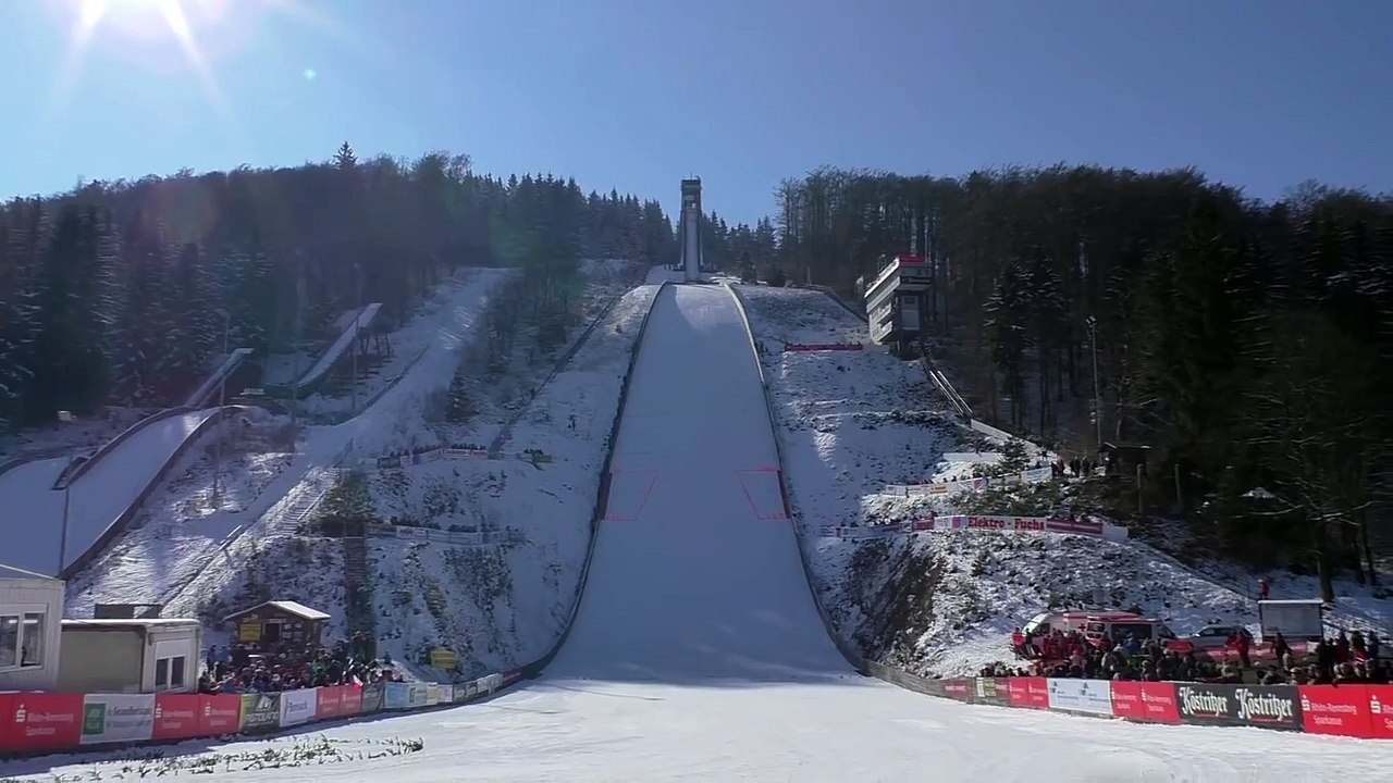 Thomas Diethart fait une lourde chute en saut à ski