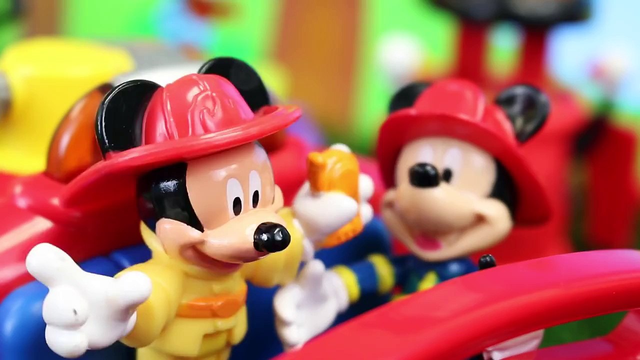 Mickey Mouse Pop Up Hot Dog Shop with Fireman Mickey Mouse Minnie Mouse Goofy and Pluto